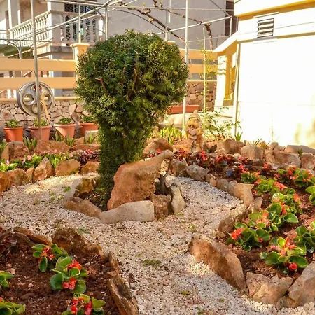 Appartamento By The Sea Guduce, - 13274 *