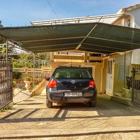 Appartamento By The Sea Guduce, - 13274 *