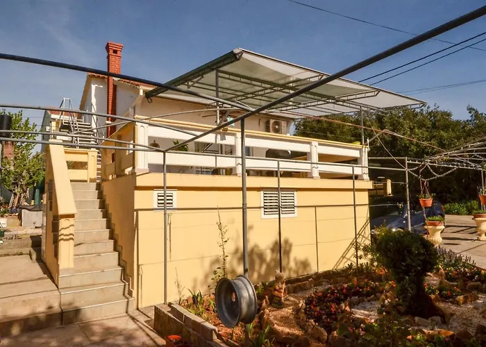 By The Sea Guduce, - 13274