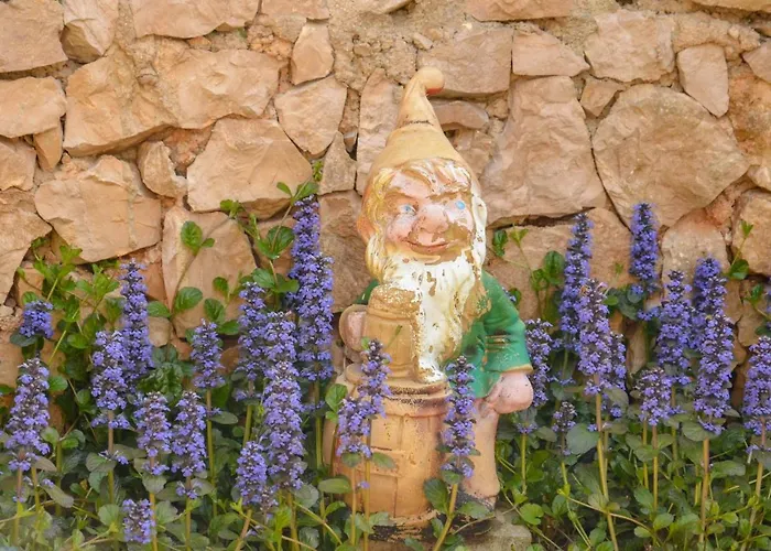 By The Sea Guduce, - 13274