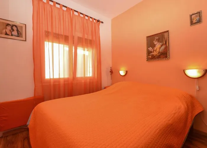 By The Sea Guduce, - 13274