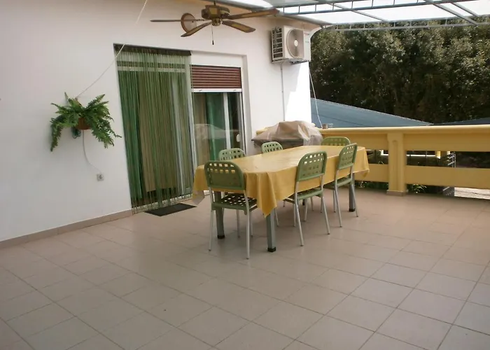 By The Sea Guduce, - 13274